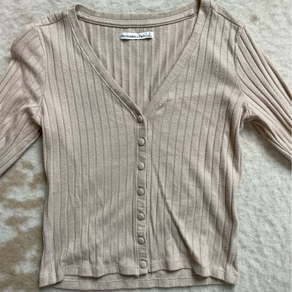 Button Up A&F top